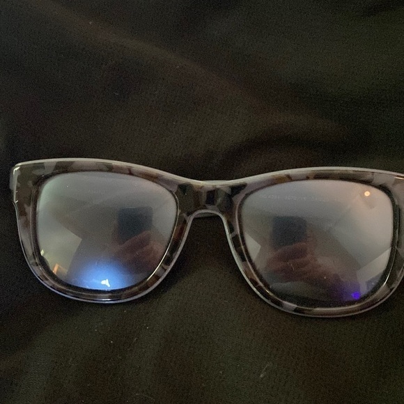 NWOT DOLCE & GABBANA SUNGLASSES WONENS DG34048 GREY LENS - Picture 3 of 8